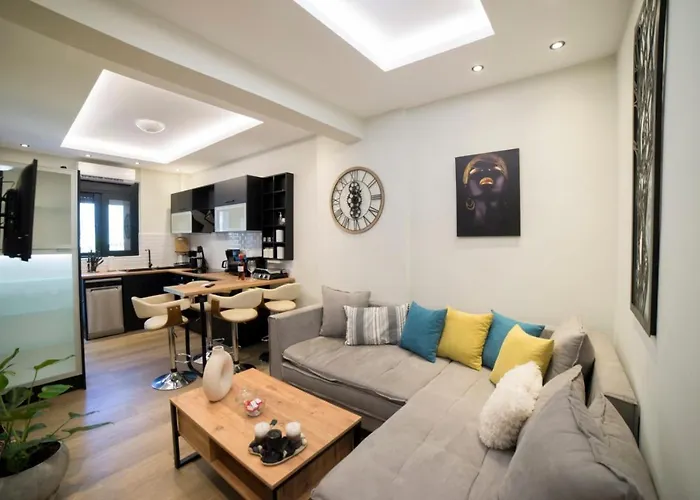 Luxurious Apartment In The Heart Of Town !