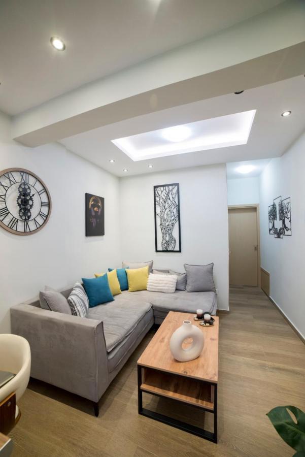 Luxurious In The Heart Of Town ! Apartment