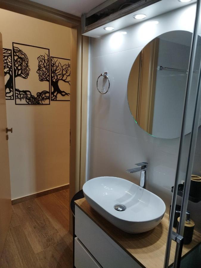 Luxurious In The Heart Of Town ! Apartment