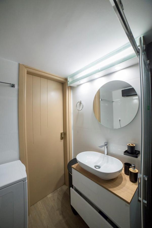 Apartment Luxurious In The Heart Of Town ! Loutraki (Corinthia)