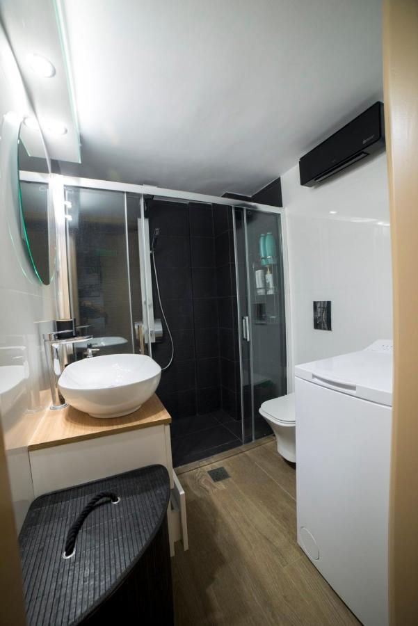 Apartment Luxurious In The Heart Of Town ! *